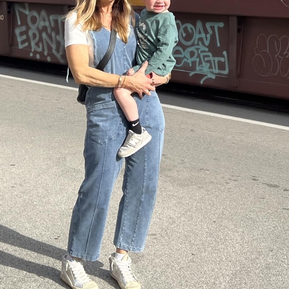 Women's Blue Denim Overalls Baggy Jumpsuit Bibs with Pockets Medium - Picture 1 of 13